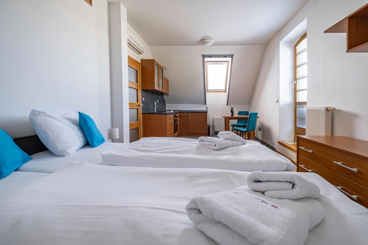 Relax Hotel Stork Lednice Luaran gambar
