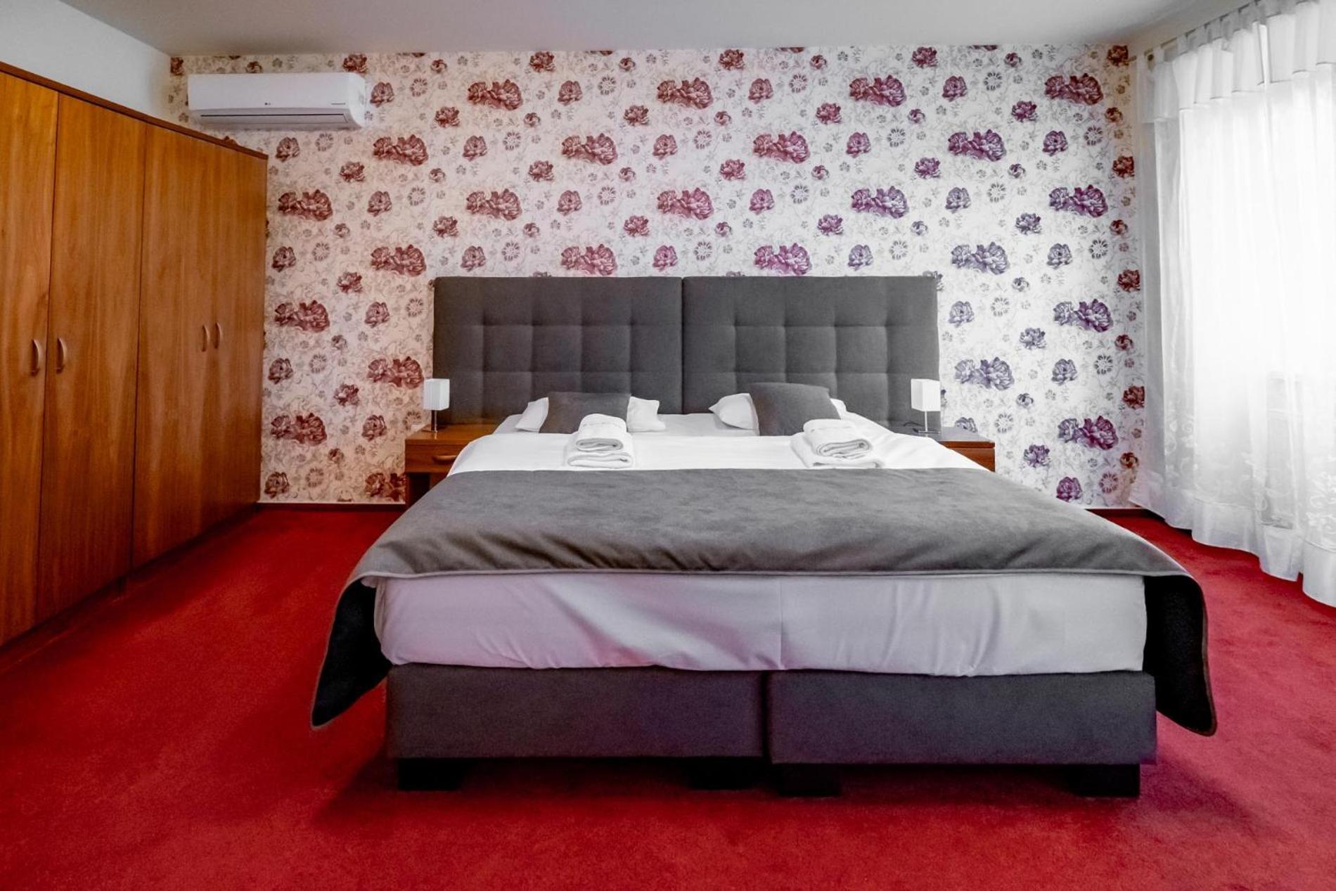 Relax Hotel Stork Lednice Luaran gambar