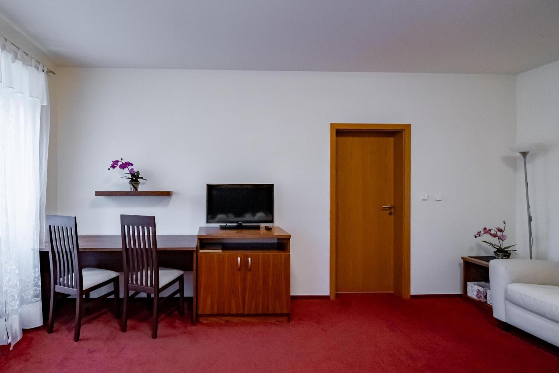 Relax Hotel Stork Lednice Luaran gambar