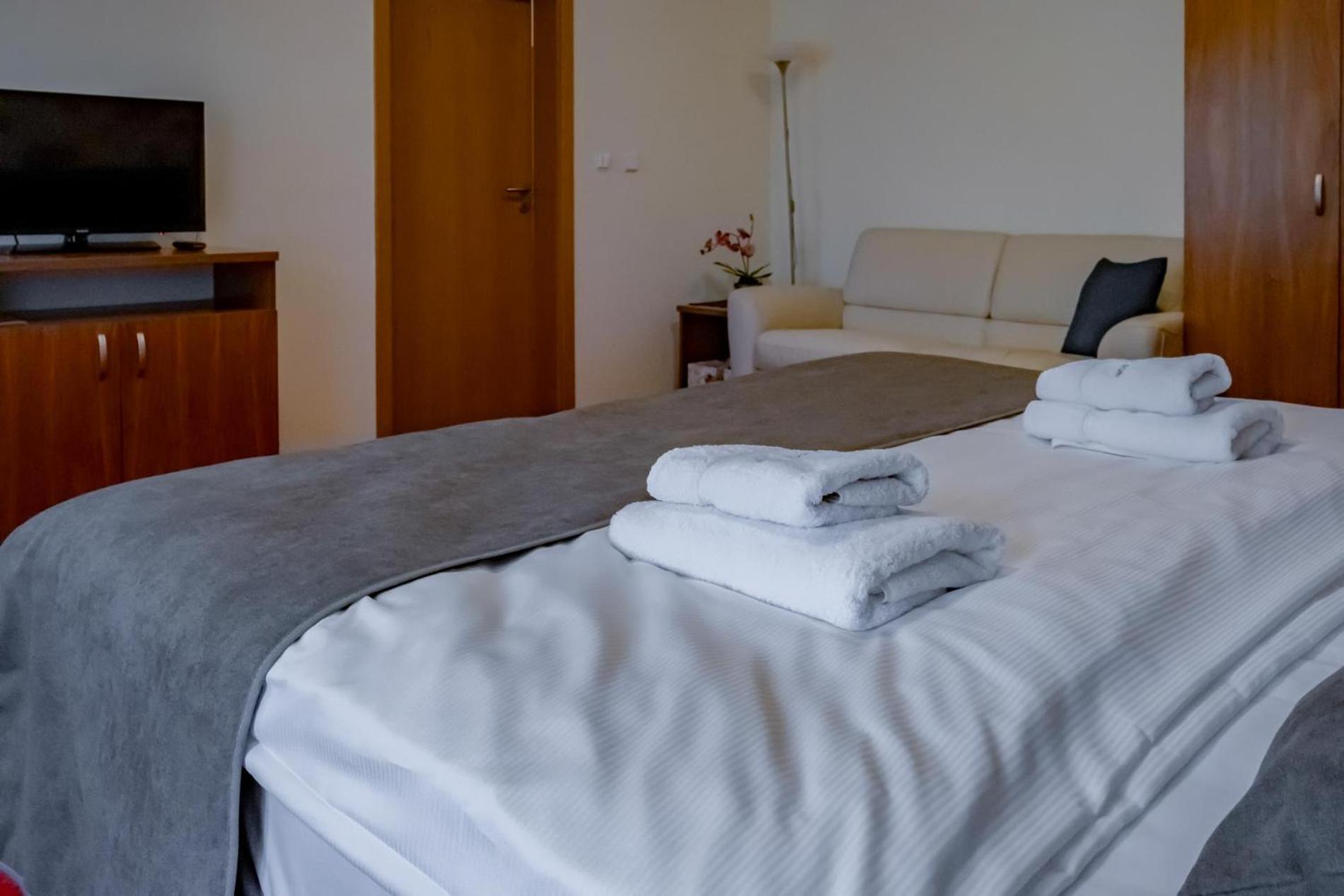 Relax Hotel Stork Lednice Luaran gambar