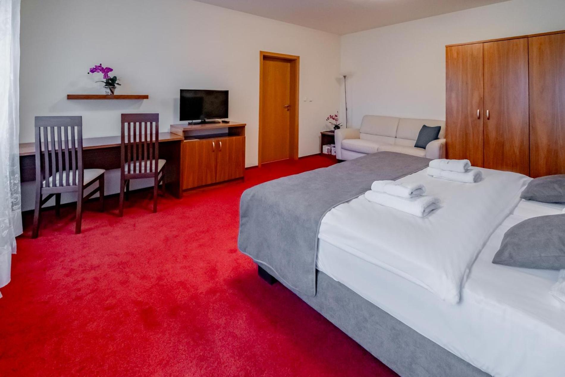 Relax Hotel Stork Lednice Luaran gambar