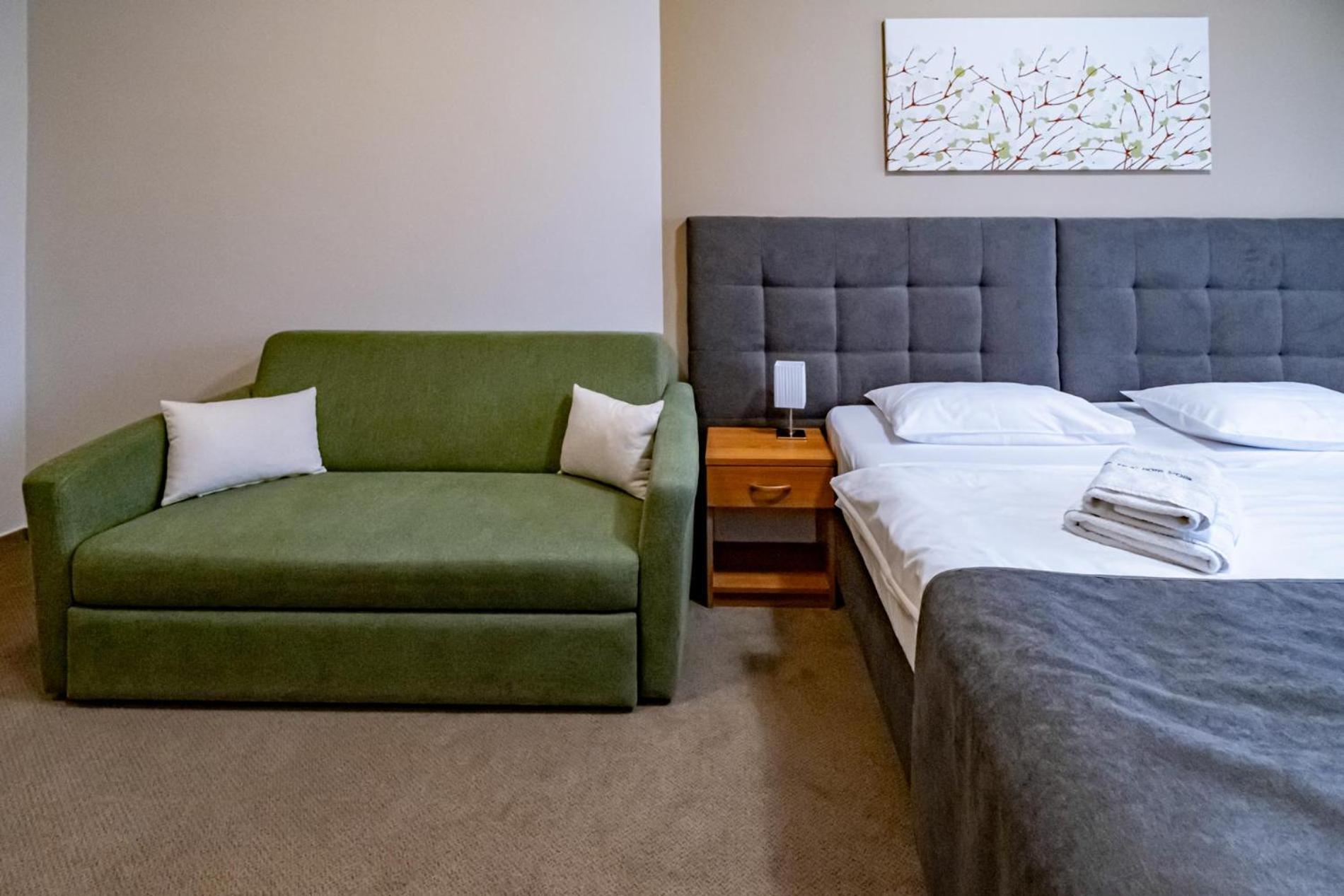Relax Hotel Stork Lednice Luaran gambar