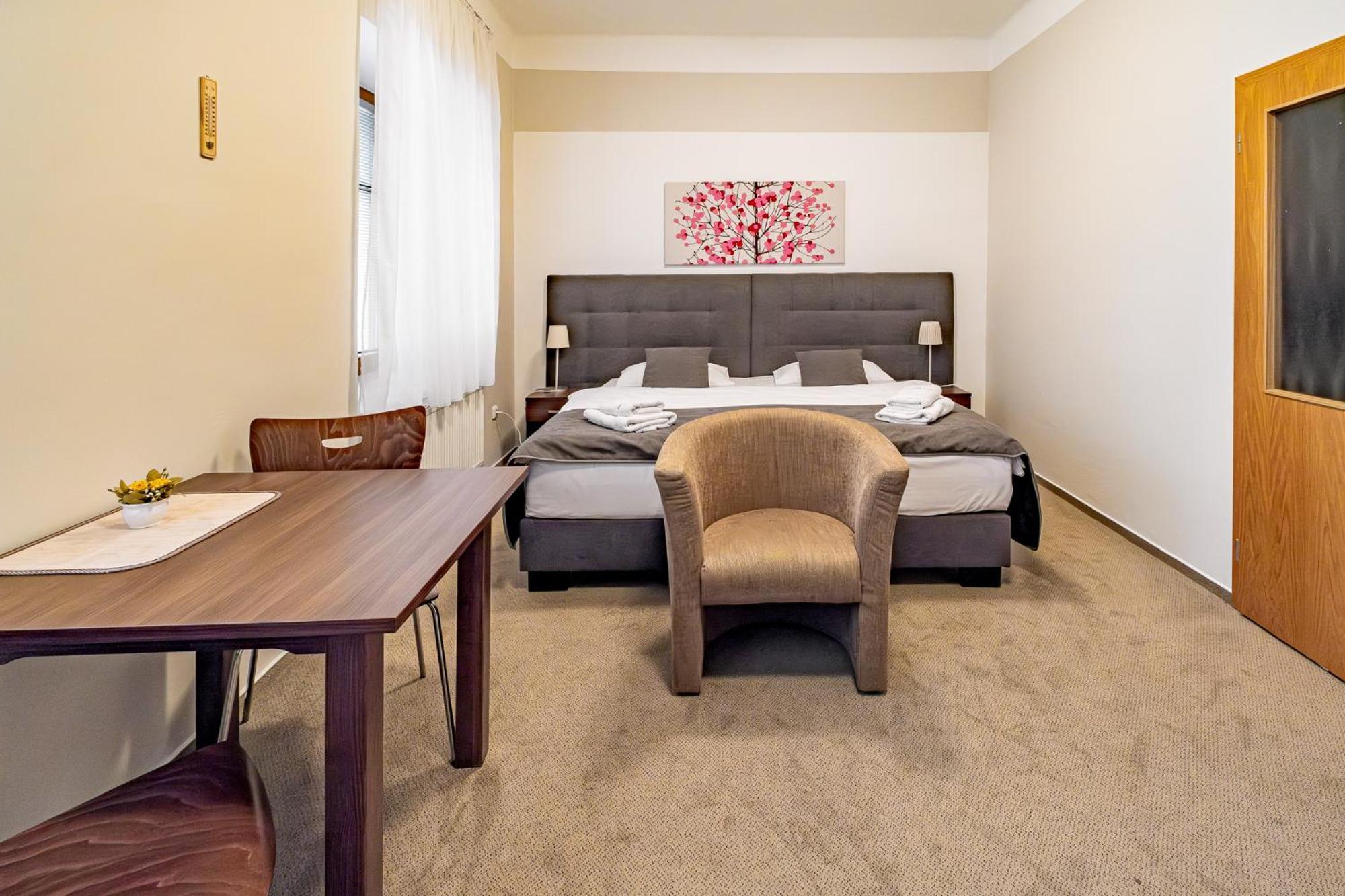 Relax Hotel Stork Lednice Luaran gambar